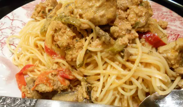 Espaguetis Strogonoff con albóndigas