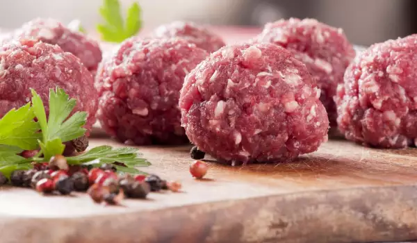 Carne picada para albóndigas