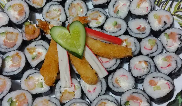 Sushi con palitos de cangrejo