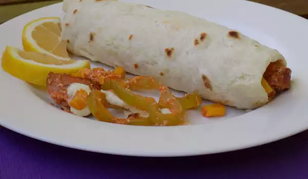 Tacos con longanizas en salsa
