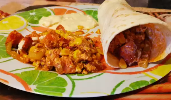 Tacos con longanizas en salsa