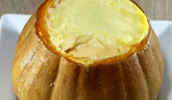 Calabaza rellena con flan de huevo