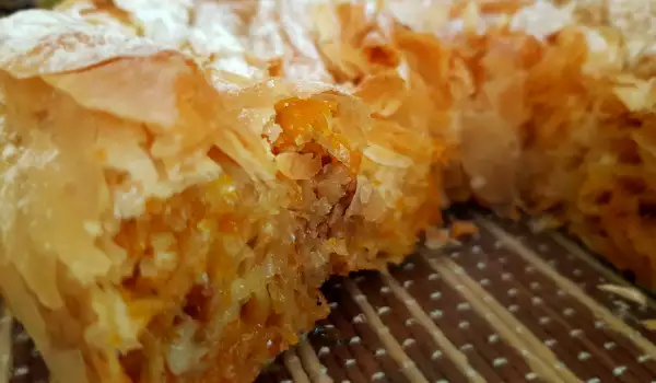 Pastel de masa filo con calabaza cocida