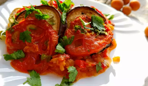 Ratatouille con calabacín, berenjenas y salsa de tomate