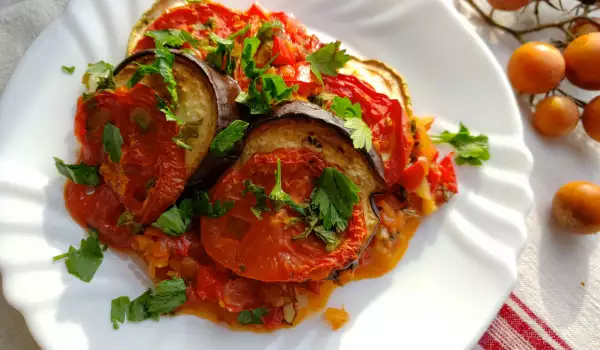 Ratatouille con calabacín, berenjenas y salsa de tomate