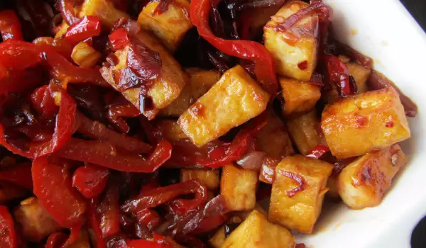 Tofu picante con pimentos rojos