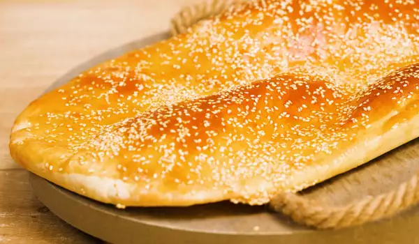 Pan turco con sésamo