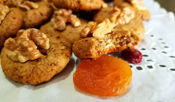 Tortas de nueces con café y frutas deshidratadas