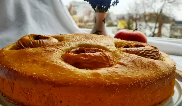 Pastel con manzanas rellenas