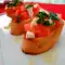 Bruschettas vegetarianas con mozzarella