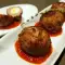 Bolitas de carne con huevo de codorniz