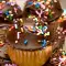 Hermosos muffins de cumpleaños infantil