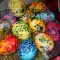 Huevos de Pascua con burbujas de colores