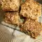 Cuadraditos de avena y sésamo
