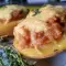 Patatas rellenas de carne picada y queso