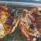 Muslos de pollo deshuesados y adobados con miel