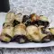 Rollos rápidos de berenjena con queso crema