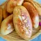 Pirozhki rellenos de crema pastelera