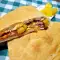 Calzone con jamón york y piña