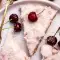 Tarta de queso con skyr y cerezas