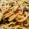 Espaguetis con espinacas, crema y parmesano