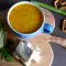 Sopa económica de queso y puerros