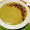Sopa de ortigas, armuelle, coliflor y granola crujiente