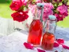 Agua de rosas - para qué sirve y cómo usarla