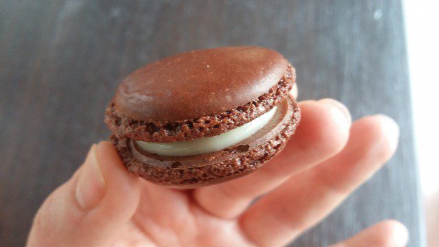 Macarons franceses de chocolate