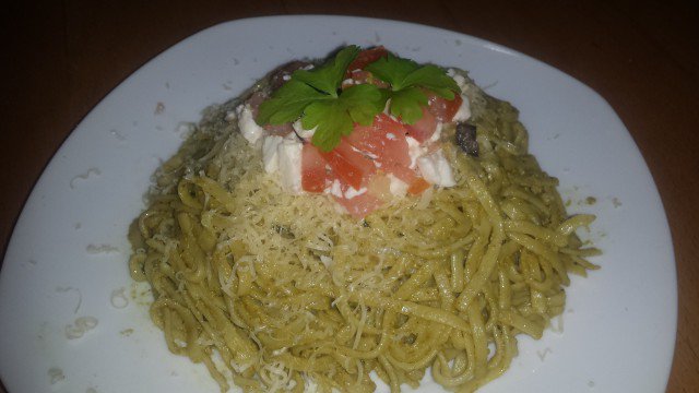 Espaguetis Caprese