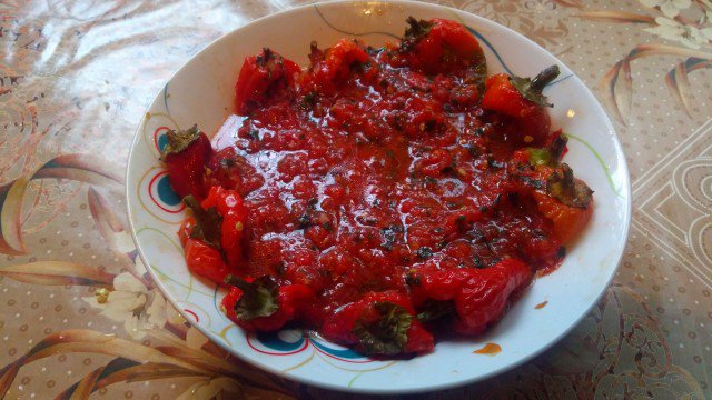 Pimientos en salsa de tomate