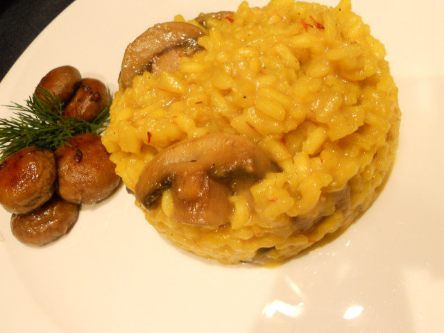 Arroz con champiñones al azafrán