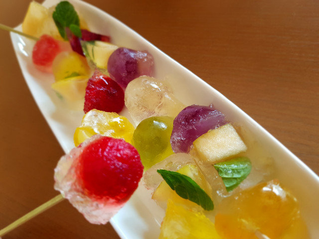 Bocaditos de frutas en gelatina