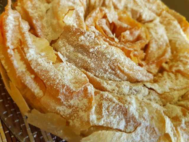 Pastel de masa filo con calabaza cocida