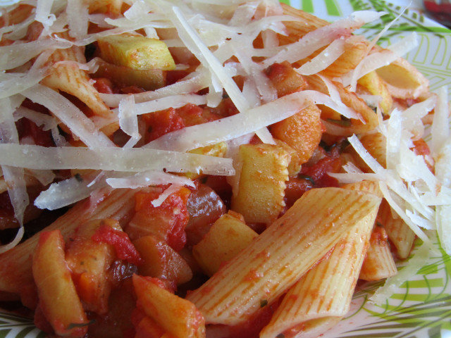 Pasta Penne con Calabacín y Berenjena