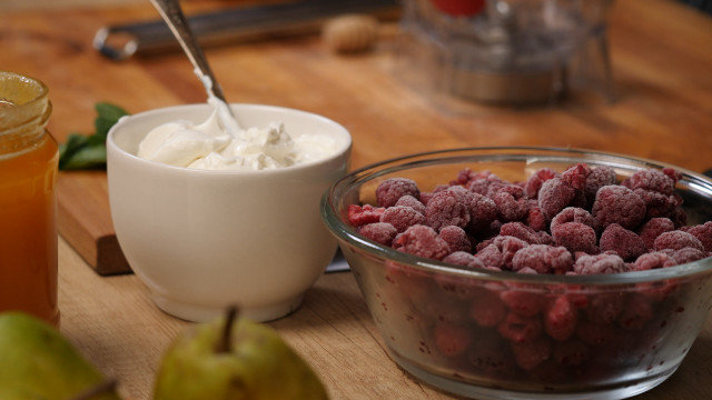 Sorbete de frutas del bosque con yogur