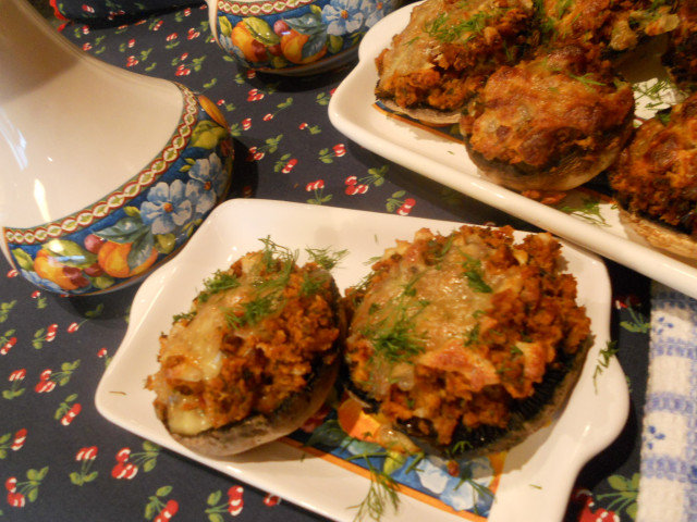 Champiñones rellenos de tomate seco