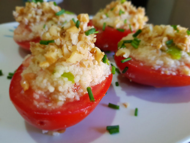 Tomates rellenos de cuscús