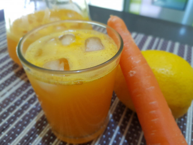Bebida energética de zanahorias y limón