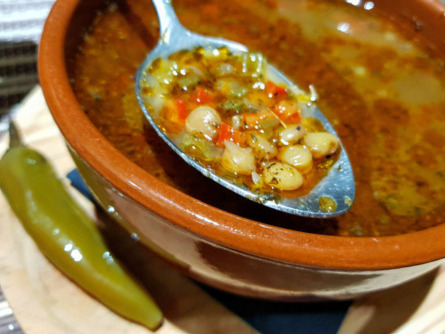 Guiso de lentejas picante con muchas verduras