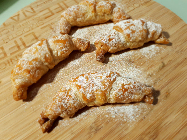 Bollos de hojaldre rellenos de chocolate