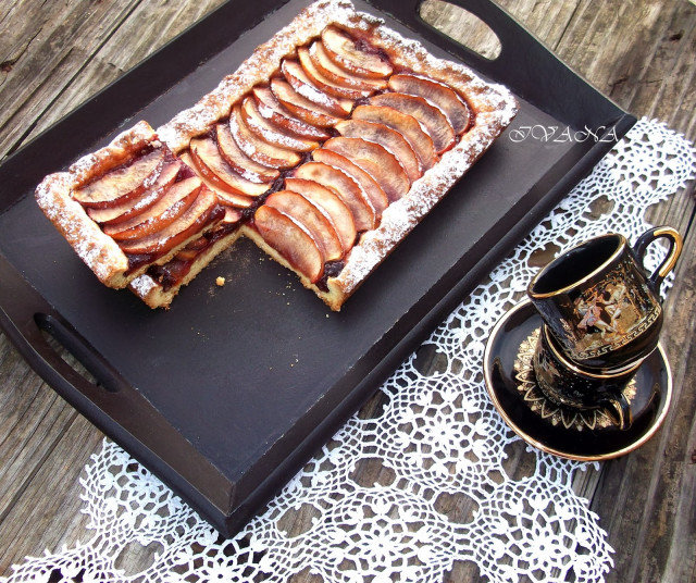 Tarta de manzanas en rodajas