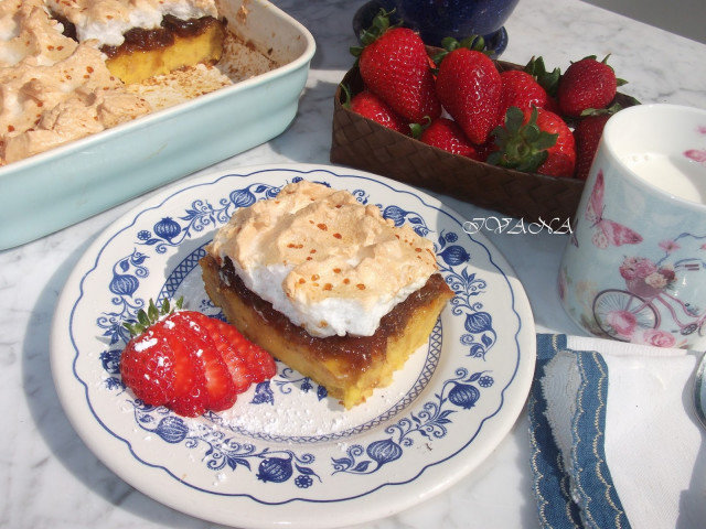 Pastel de pan y mermelada