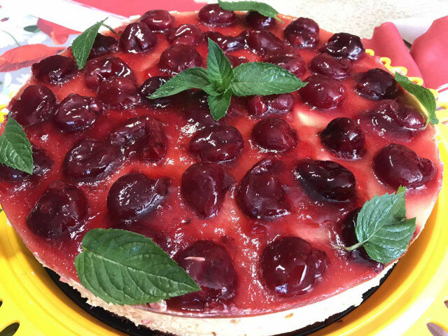 Cheesecake con mermelada de cerezas
