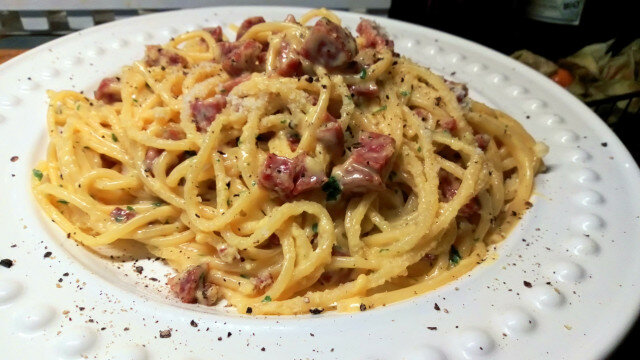 Espaguetis a la carbonara (estilo romano)