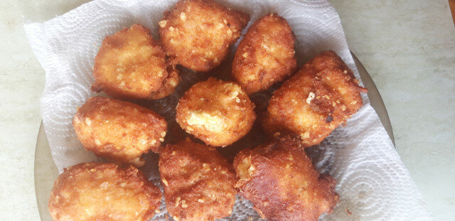 Bolitas de queso rebozadas