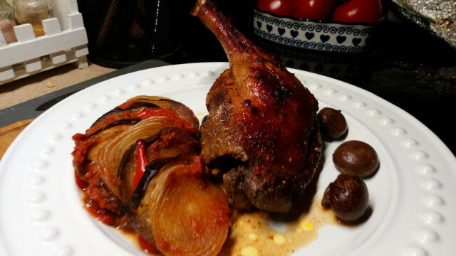 Muslos de pato a la naranja en cazuela