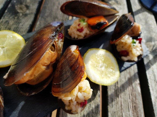 Mejillones con arroz al estilo turco