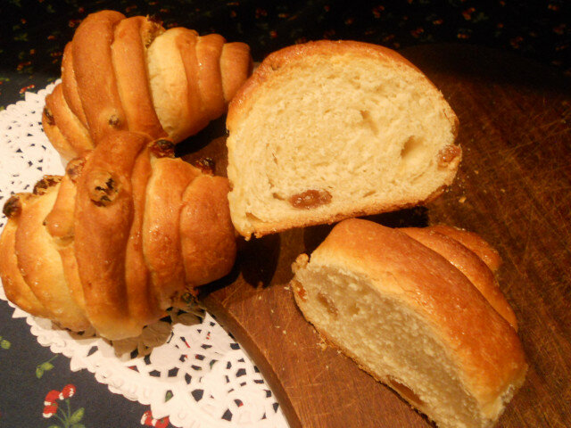 Croissant-brioche italiano con pasas
