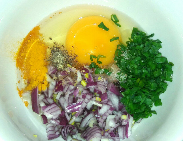 Gimbap con guinoa, salsa de soja y tortilla de huevo